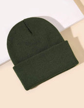 Load image into Gallery viewer, Beanie Hats.                    Different colors available with logo.
